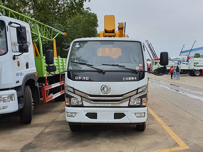 東風18米直臂高空作業(yè)車