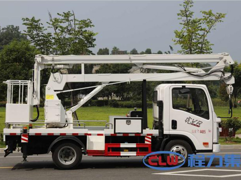 解放虎VR   13.5米高空作業(yè)車(chē)